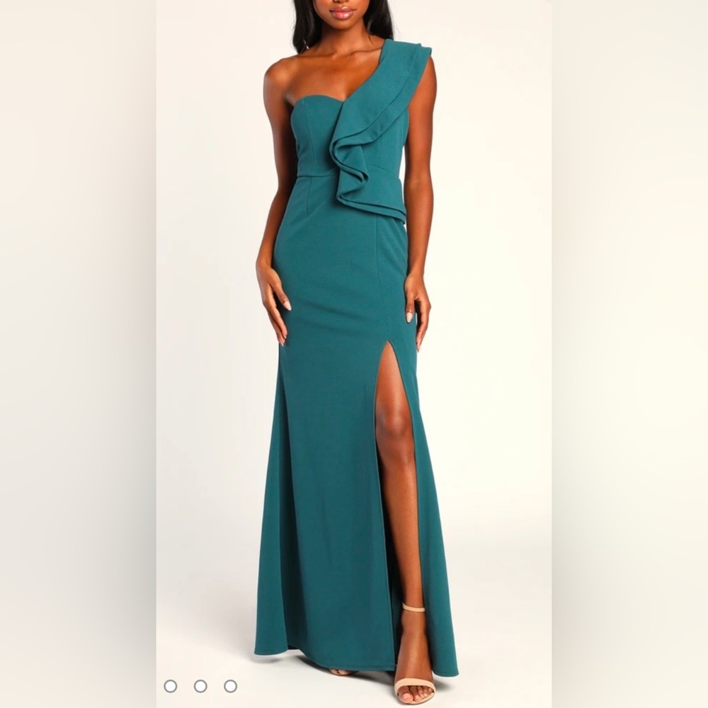 NWT Lulus one shoulder formal dress